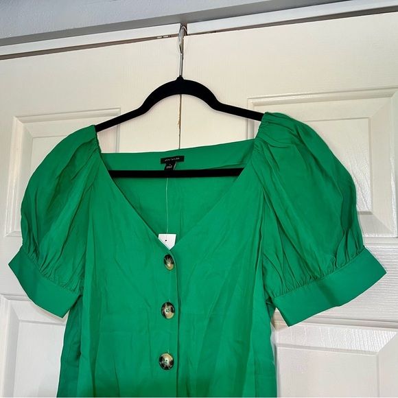 Ann Taylor Puff Sleeve V Neck Blouse Top Kelly Green Button Front Size Small NWT - Picture 3 of 7